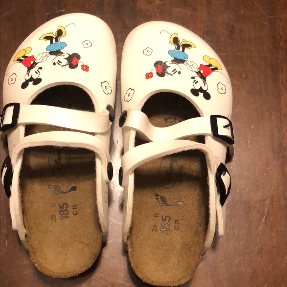 Disney Birkenstock kids shoes. Size 185